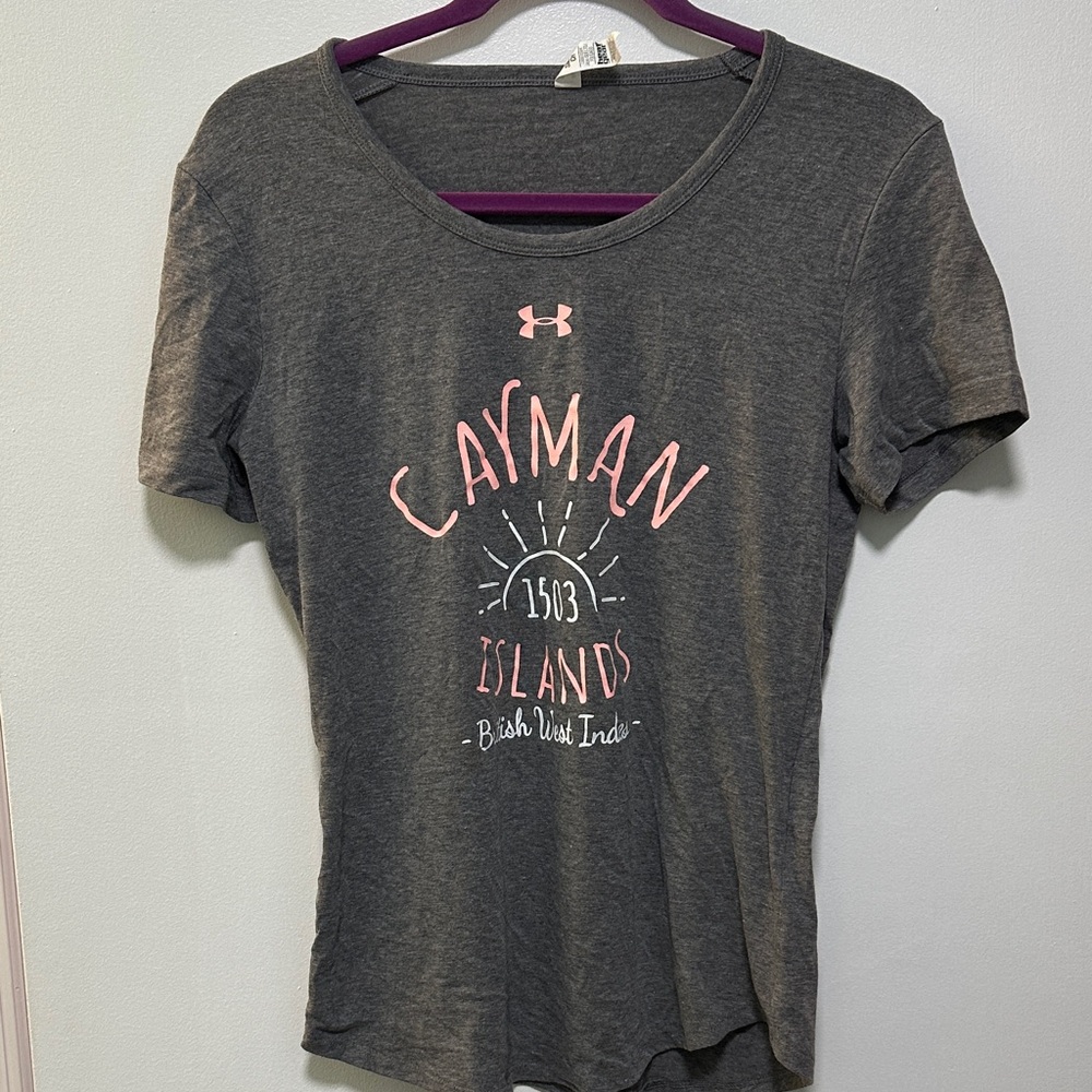 Under Armour women’s short sleeve shirt size S